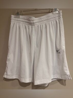 Nike Women's Swoosh Fly Basketball White Athletic Shorts CU 4573-100 Size Large